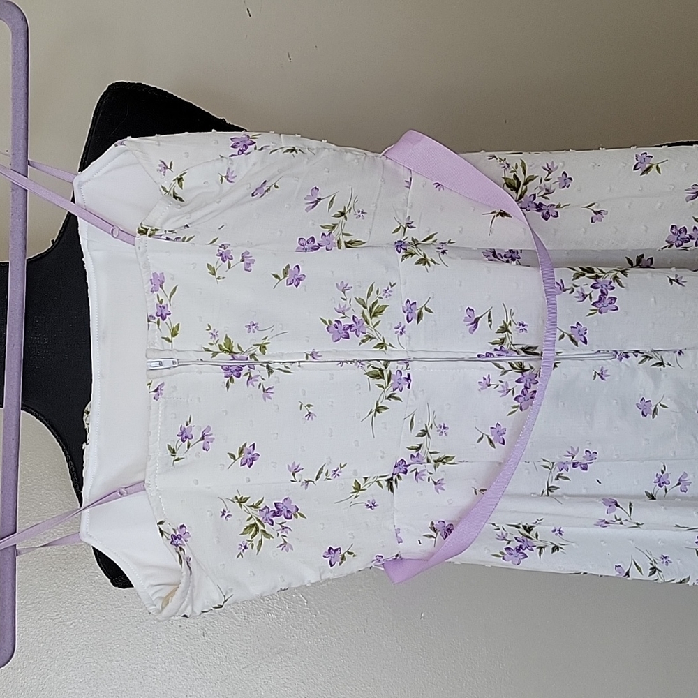 Dainty Floral Dress - Picture 5 of 7
